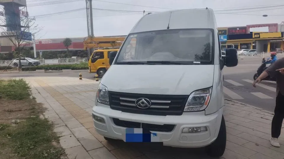 2021 MAXUS XinTu V80 2.0T 139HP L4 6MT,autocango,china used car exporter,china ev exporter,chinese used car exporter,chinese used ev exporter