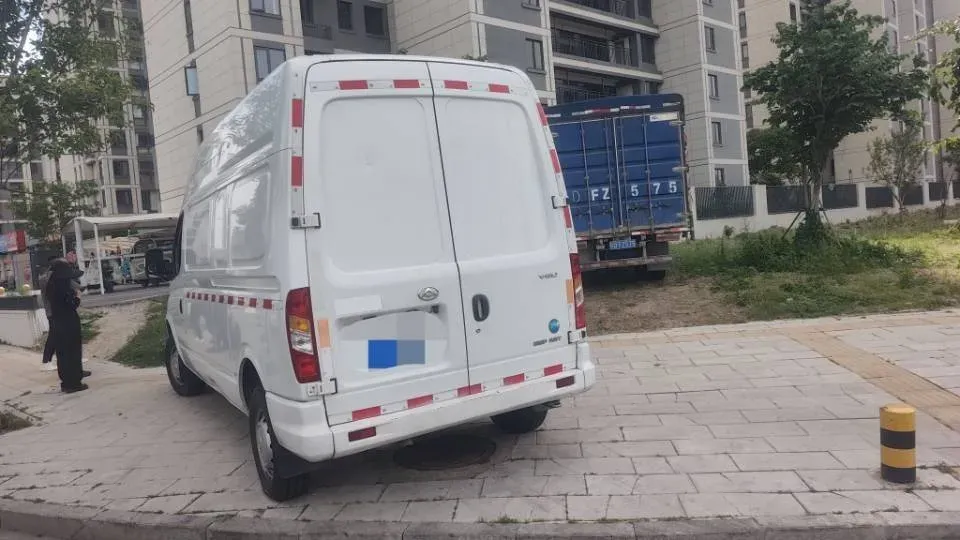 2021 MAXUS XinTu V80 2.0T 139HP L4 6MT,autocango,china used car exporter,china ev exporter,chinese used car exporter,chinese used ev exporter