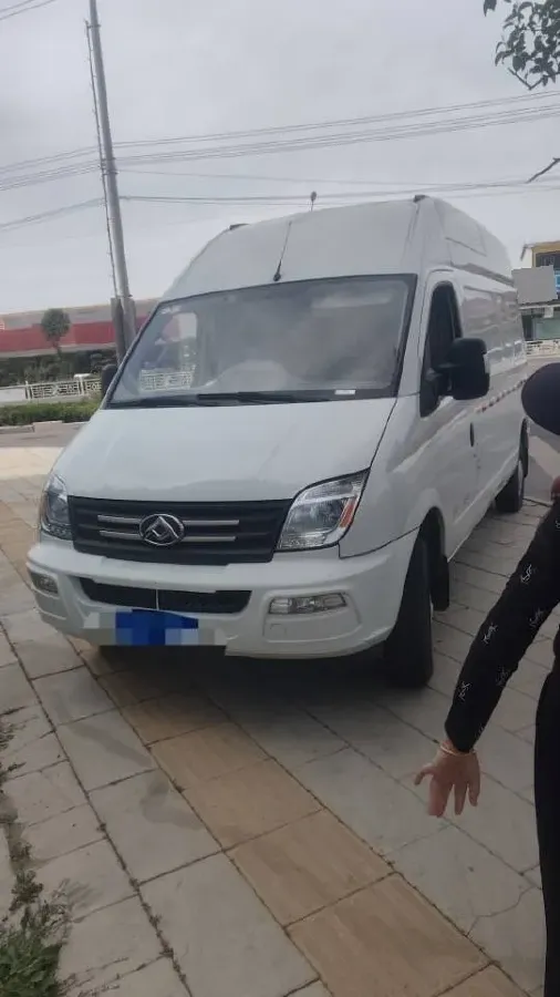 2021 MAXUS XinTu V80 2.0T 139HP L4 6MT,autocango,china used car exporter,china ev exporter,chinese used car exporter,chinese used ev exporter
