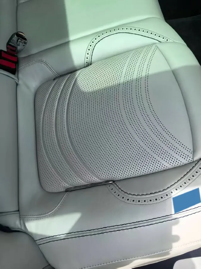2022 Aston Martin DBX 4.0T 550HP V8 9AT,autocango,china used car exporter,china ev exporter,chinese used car exporter,chinese used ev exporter