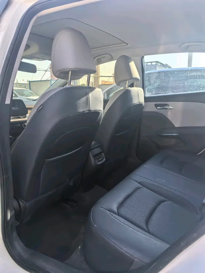 2024 Chevrolet Monza 1.5L 113HP L4 6DCT,autocango,china used car exporter,china ev exporter,chinese used car exporter,chinese used ev exporter