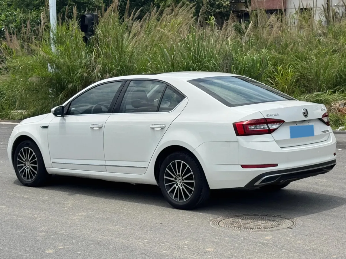 2018 Skoda Octavia 1.6L 110HP L4 6AT,autocango,china used car exporter,china ev exporter,chinese used car exporter,chinese used ev exporter