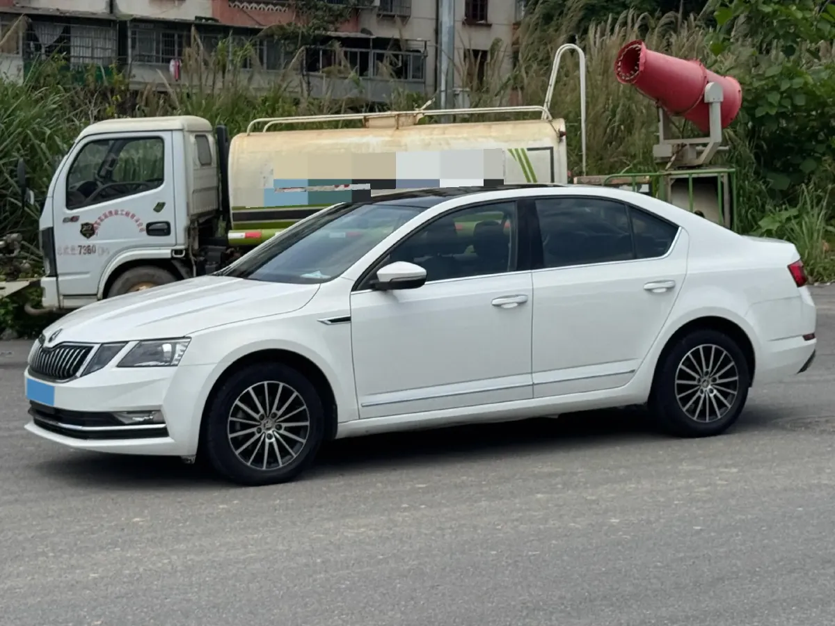 2018 Skoda Octavia 1.6L 110HP L4 6AT,autocango,china used car exporter,china ev exporter,chinese used car exporter,chinese used ev exporter