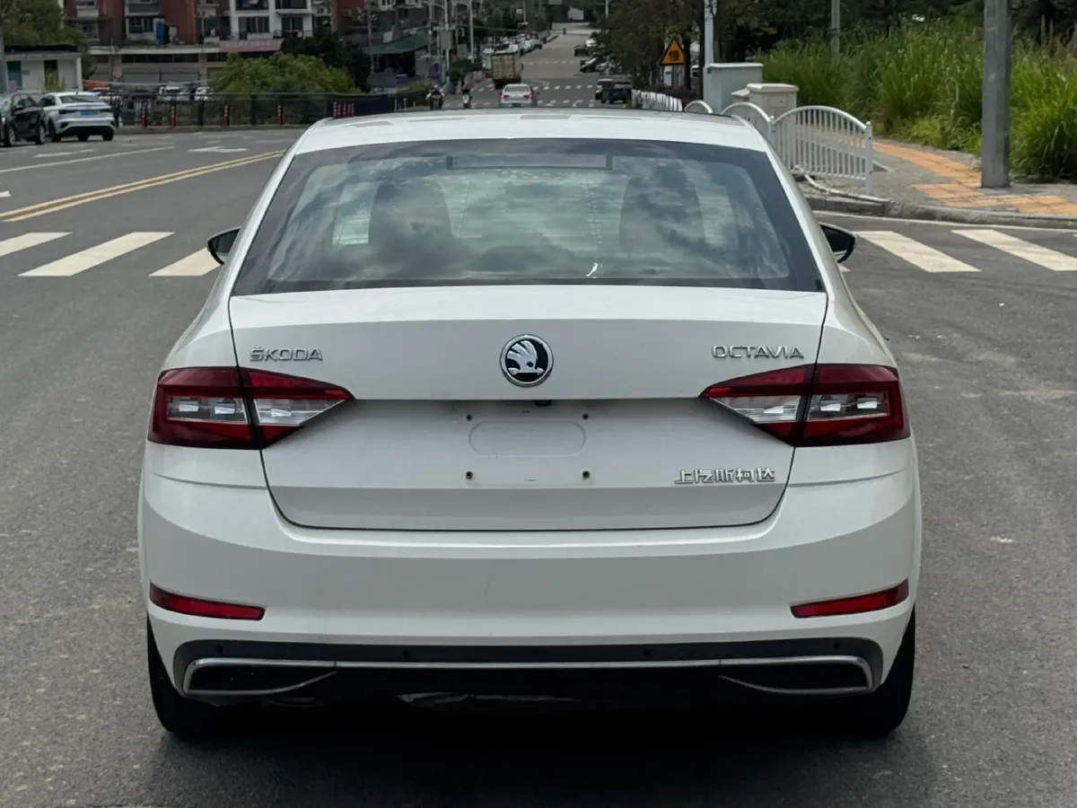2018 Skoda Octavia 1.6L 110HP L4 6AT,autocango,china used car exporter,china ev exporter,chinese used car exporter,chinese used ev exporter