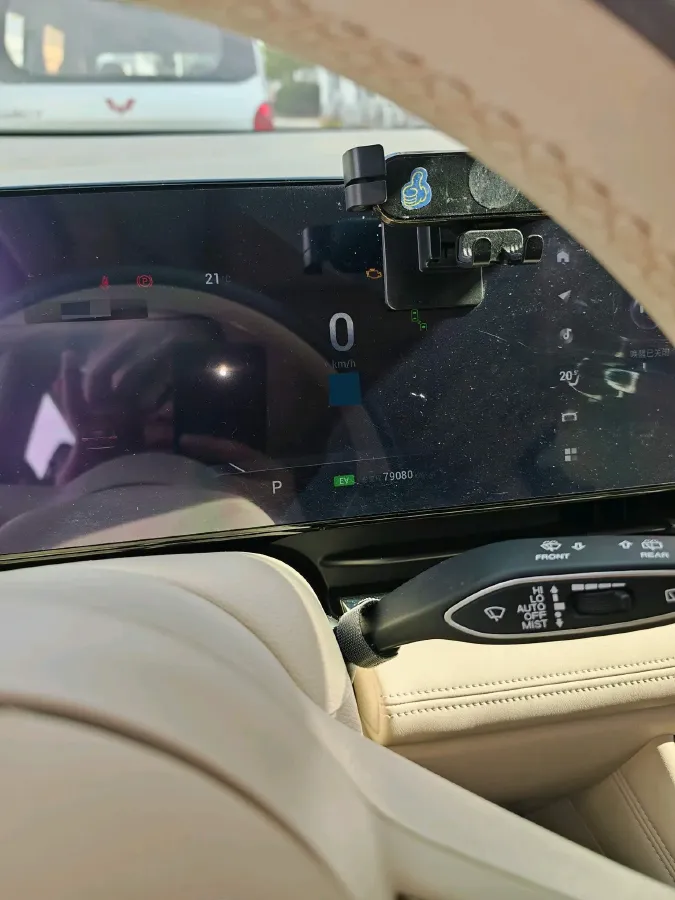 2022 Voyah Dream 1.5T 136HP L4 PHEV 25.57KWH,autocango,china used car exporter,china ev exporter,chinese used car exporter,chinese used ev exporter