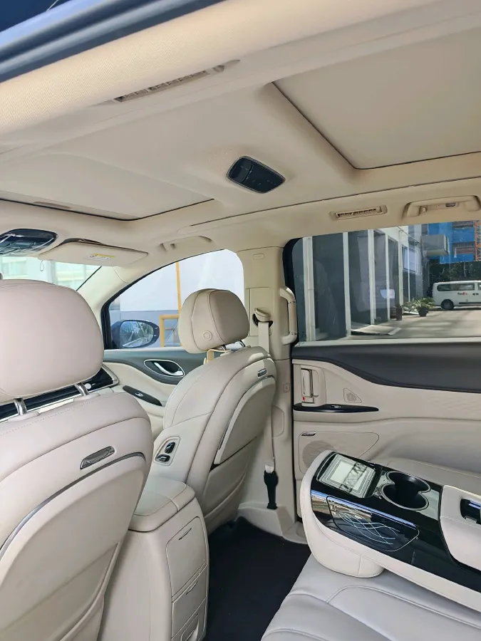 2022 Voyah Dream 1.5T 136HP L4 PHEV 25.57KWH,autocango,china used car exporter,china ev exporter,chinese used car exporter,chinese used ev exporter