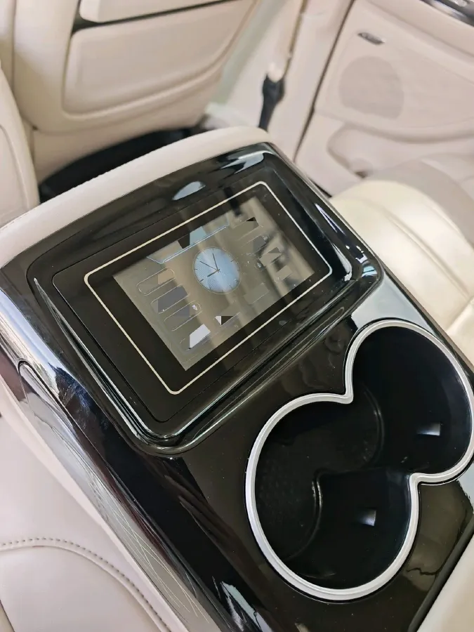2022 Voyah Dream 1.5T 136HP L4 PHEV 25.57KWH,autocango,china used car exporter,china ev exporter,chinese used car exporter,chinese used ev exporter