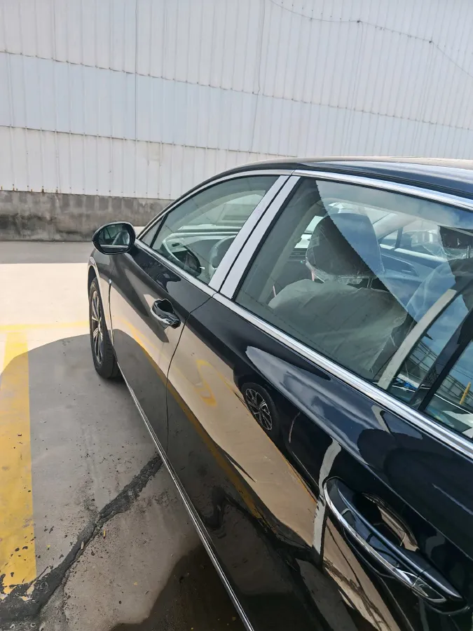 2025 HongQi H5 2.0T 224HP L4 8AT,autocango,china used car exporter,china ev exporter,chinese used car exporter,chinese used ev exporter