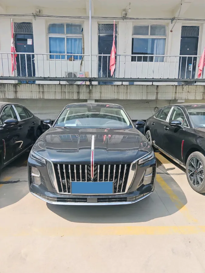 2025 HongQi H5 2.0T 224HP L4 8AT,autocango,china used car exporter,china ev exporter,chinese used car exporter,chinese used ev exporter