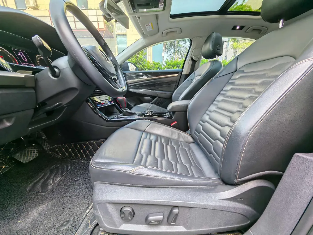 2020 Volkswagen Passat 2.0T 186HP L4 7DCT,autocango,china used car exporter,china ev exporter,chinese used car exporter,chinese used ev exporter