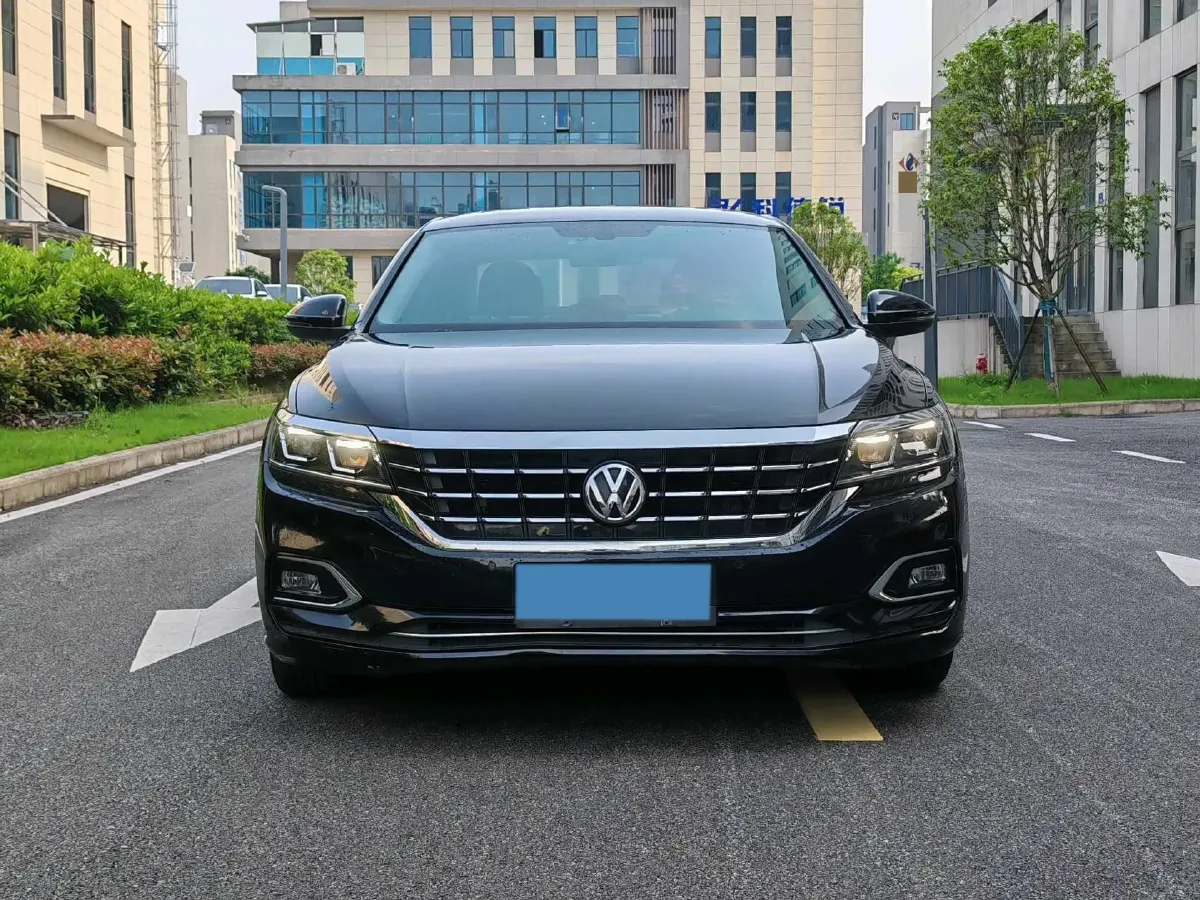 2020 Volkswagen Passat 2.0T 186HP L4 7DCT,autocango,china used car exporter,china ev exporter,chinese used car exporter,chinese used ev exporter