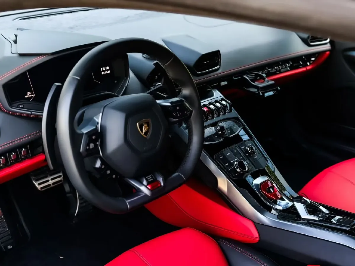 2016 Lamborghini Huracán 5.2L 580HP V10 7DCT,autocango,china used car exporter,china ev exporter,chinese used car exporter,chinese used ev exporter
