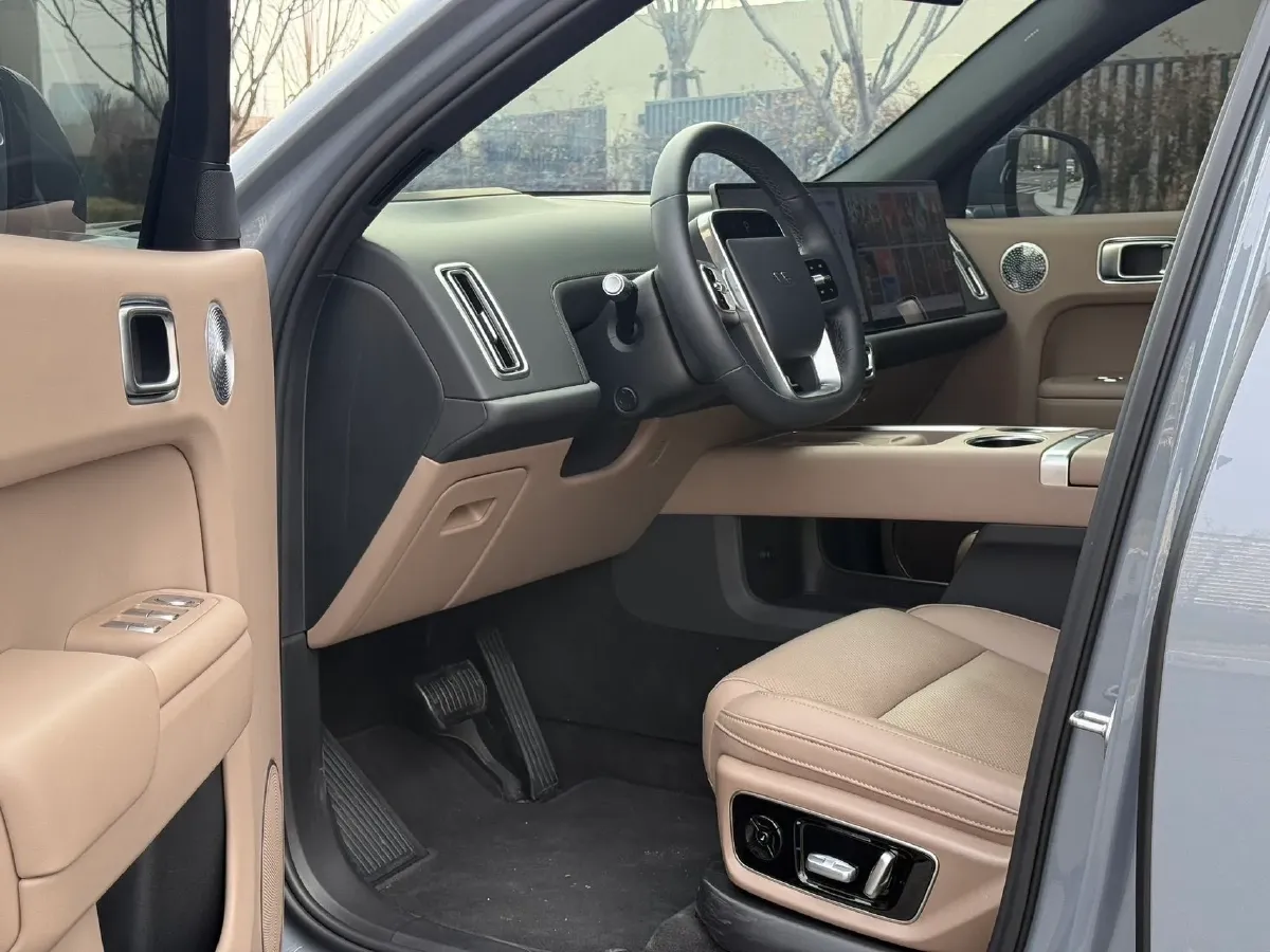 2025 Li L7 Range Extended 154HP REEV,autocango,china used car exporter,china ev exporter,chinese used car exporter,chinese used ev exporter