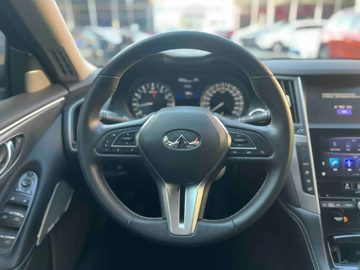 2018 Jeep Grand Commander 2.0T 265HP L4 9AT,autocango,china used car exporter,china ev exporter,chinese used car exporter,chinese used ev exporter