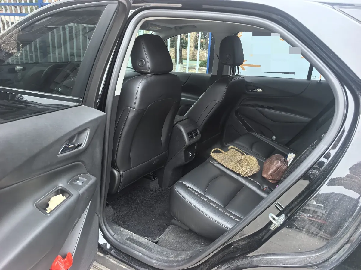 2021 Chevrolet Equinox 1.5T 169HP L4 6AT,autocango,china used car exporter,china ev exporter,chinese used car exporter,chinese used ev exporter