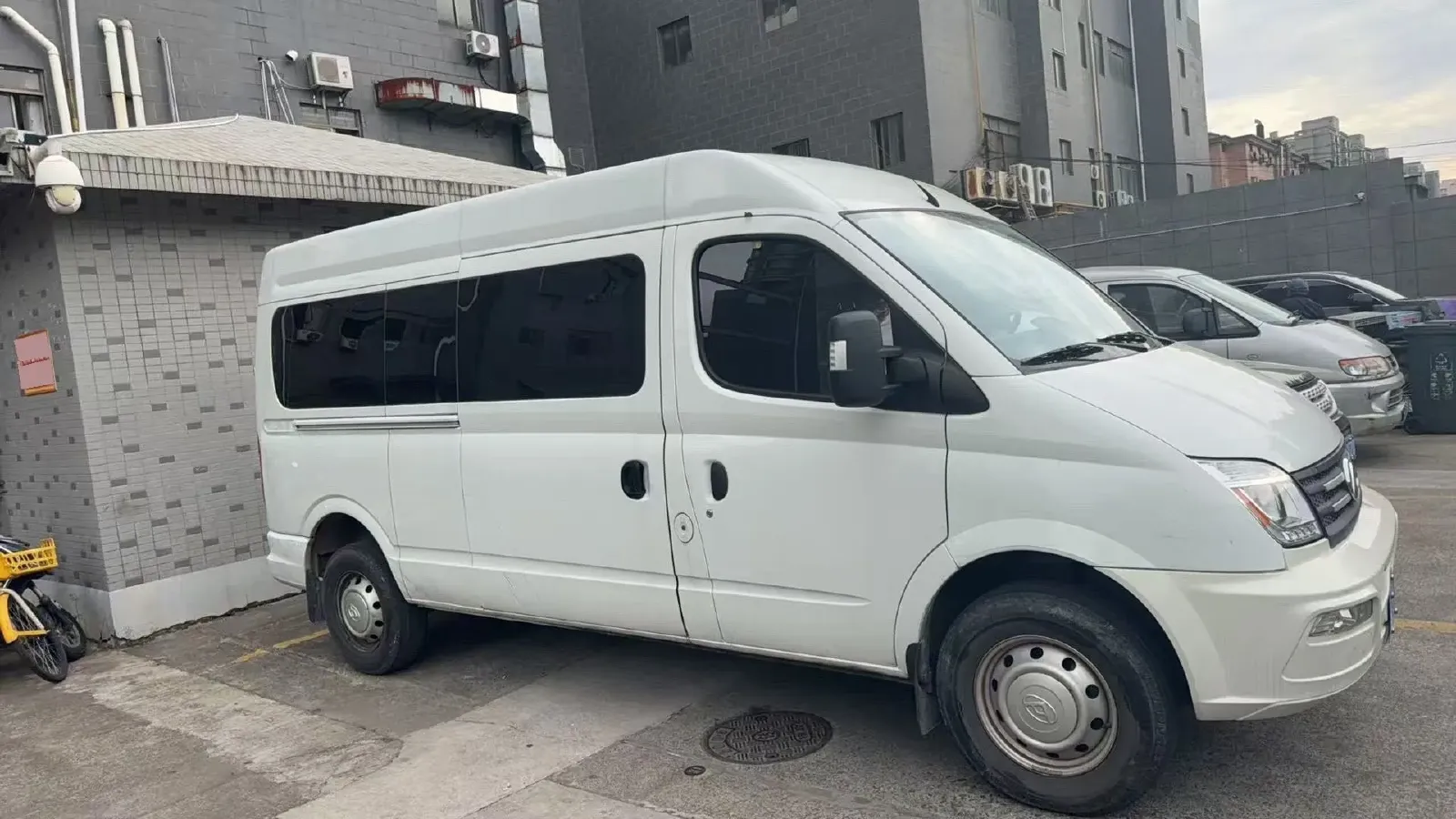 2023 MAXUS XinTu V80 2.0T 127HP L4 6MT,autocango,china used car exporter,china ev exporter,chinese used car exporter,chinese used ev exporter