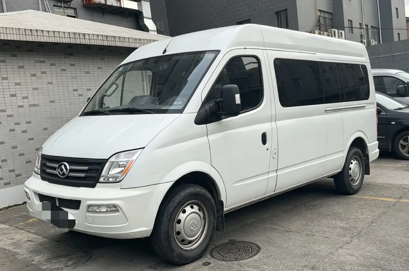 2023 MAXUS XinTu V80 2.0T 127HP L4 6MT,autocango,china used car exporter,china ev exporter,chinese used car exporter,chinese used ev exporter