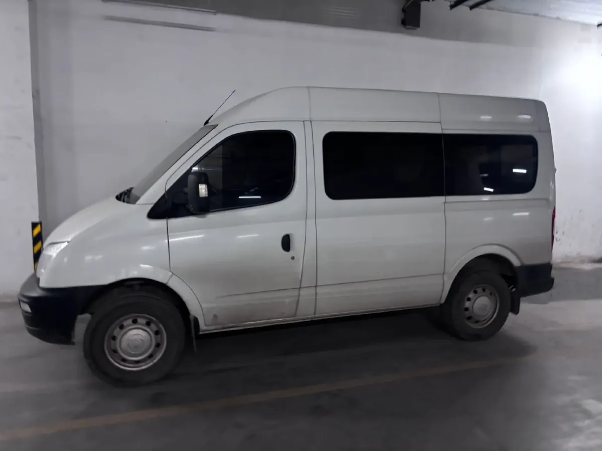 2020 MAXUS XinTu V80 2.5T 136HP L4 6MT,autocango,china used car exporter,china ev exporter,chinese used car exporter,chinese used ev exporter