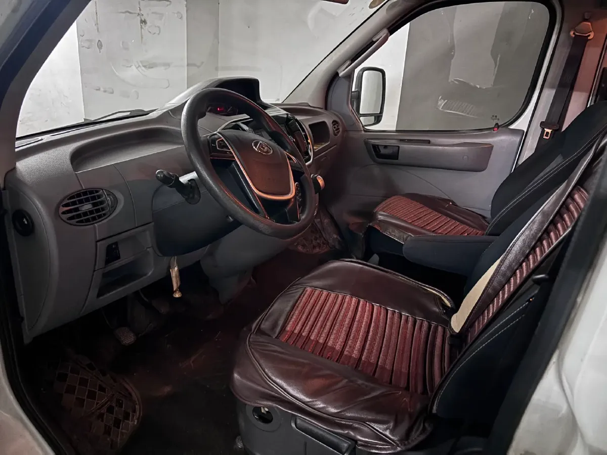 2020 MAXUS XinTu V80 2.5T 136HP L4 6MT,autocango,china used car exporter,china ev exporter,chinese used car exporter,chinese used ev exporter