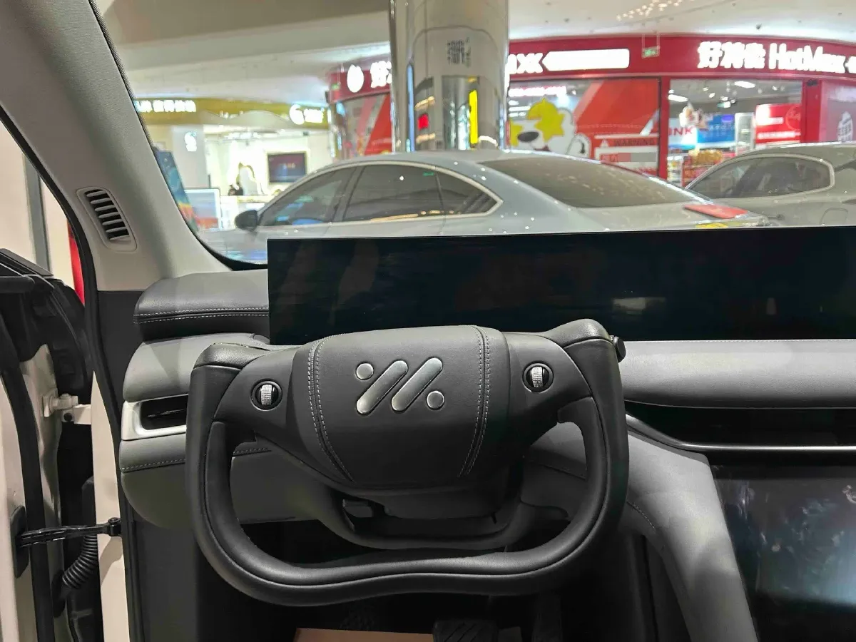 2023 IM LS6 BEV 71KWH,autocango,china used car exporter,china ev exporter,chinese used car exporter,chinese used ev exporter