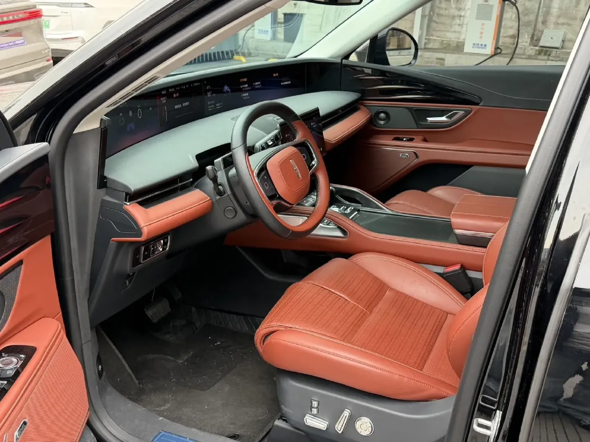 2025 Lincoln Nautilus 2.0T 261HP L4 8AT,autocango,china used car exporter,china ev exporter,chinese used car exporter,chinese used ev exporter