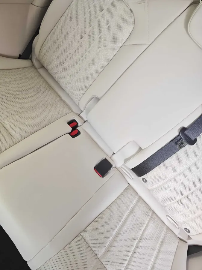 2025 Voyah Dream 1.5T 150HP L4 PHEV 41.7KWH,autocango,china used car exporter,china ev exporter,chinese used car exporter,chinese used ev exporter