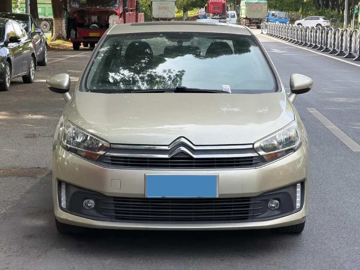 2018 Citroen C4 C-Quatre 1.6L 117HP L4 5MT,autocango,china used car exporter,china ev exporter,chinese used car exporter,chinese used ev exporter