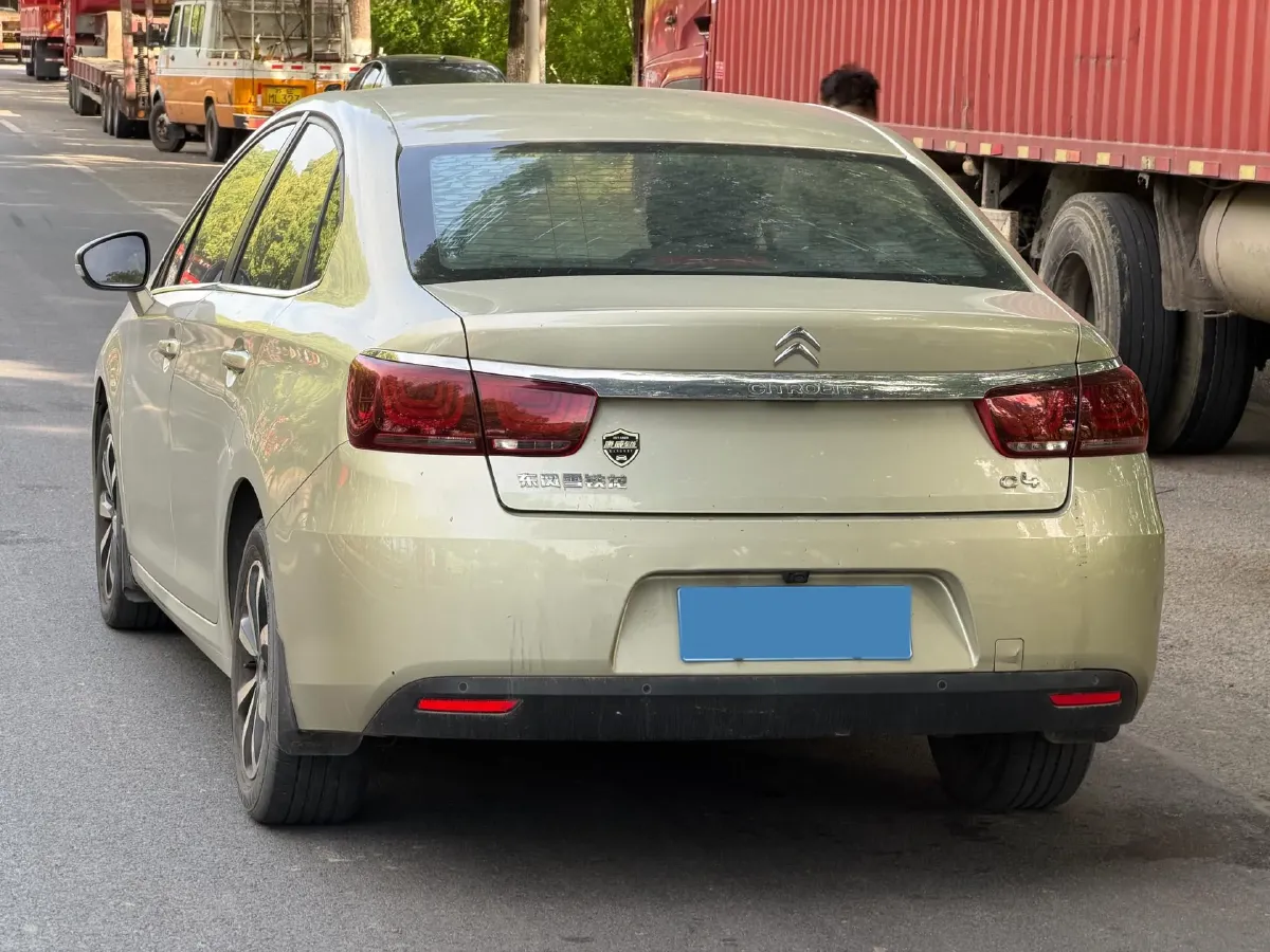 2018 Citroen C4 C-Quatre 1.6L 117HP L4 5MT,autocango,china used car exporter,china ev exporter,chinese used car exporter,chinese used ev exporter