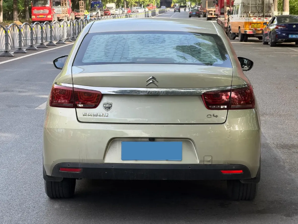 2018 Citroen C4 C-Quatre 1.6L 117HP L4 5MT,autocango,china used car exporter,china ev exporter,chinese used car exporter,chinese used ev exporter