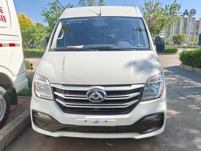 2021 MAXUS XinTu V80 2.0T 127HP L4 6MT,autocango,china used car exporter,china ev exporter,chinese used car exporter,chinese used ev exporter