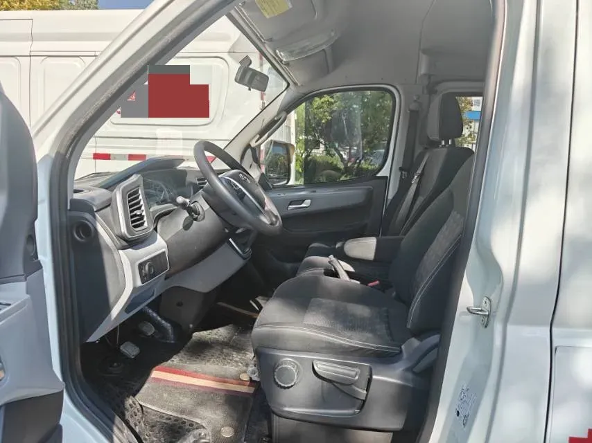 2021 MAXUS XinTu V80 2.0T 127HP L4 6MT,autocango,china used car exporter,china ev exporter,chinese used car exporter,chinese used ev exporter