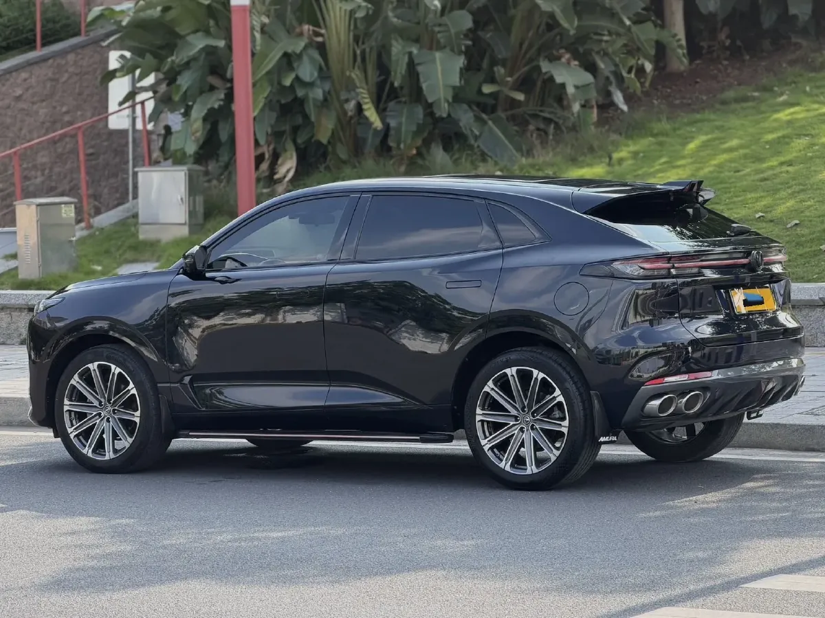 2021 ChangAn UNI-K 2.0T 233HP L4 8AT,autocango,china used car exporter,china ev exporter,chinese used car exporter,chinese used ev exporter
