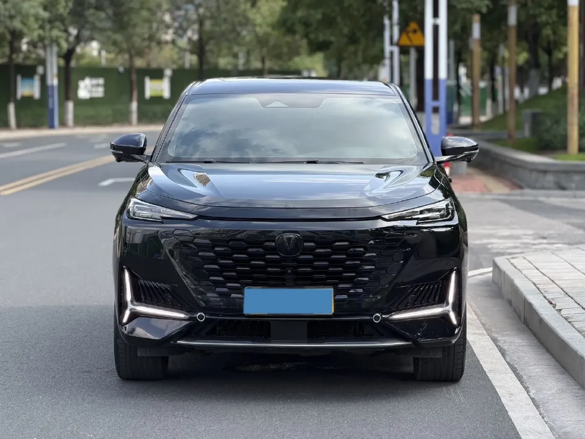 2021 ChangAn UNI-K 2.0T 233HP L4 8AT,autocango,china used car exporter,china ev exporter,chinese used car exporter,chinese used ev exporter