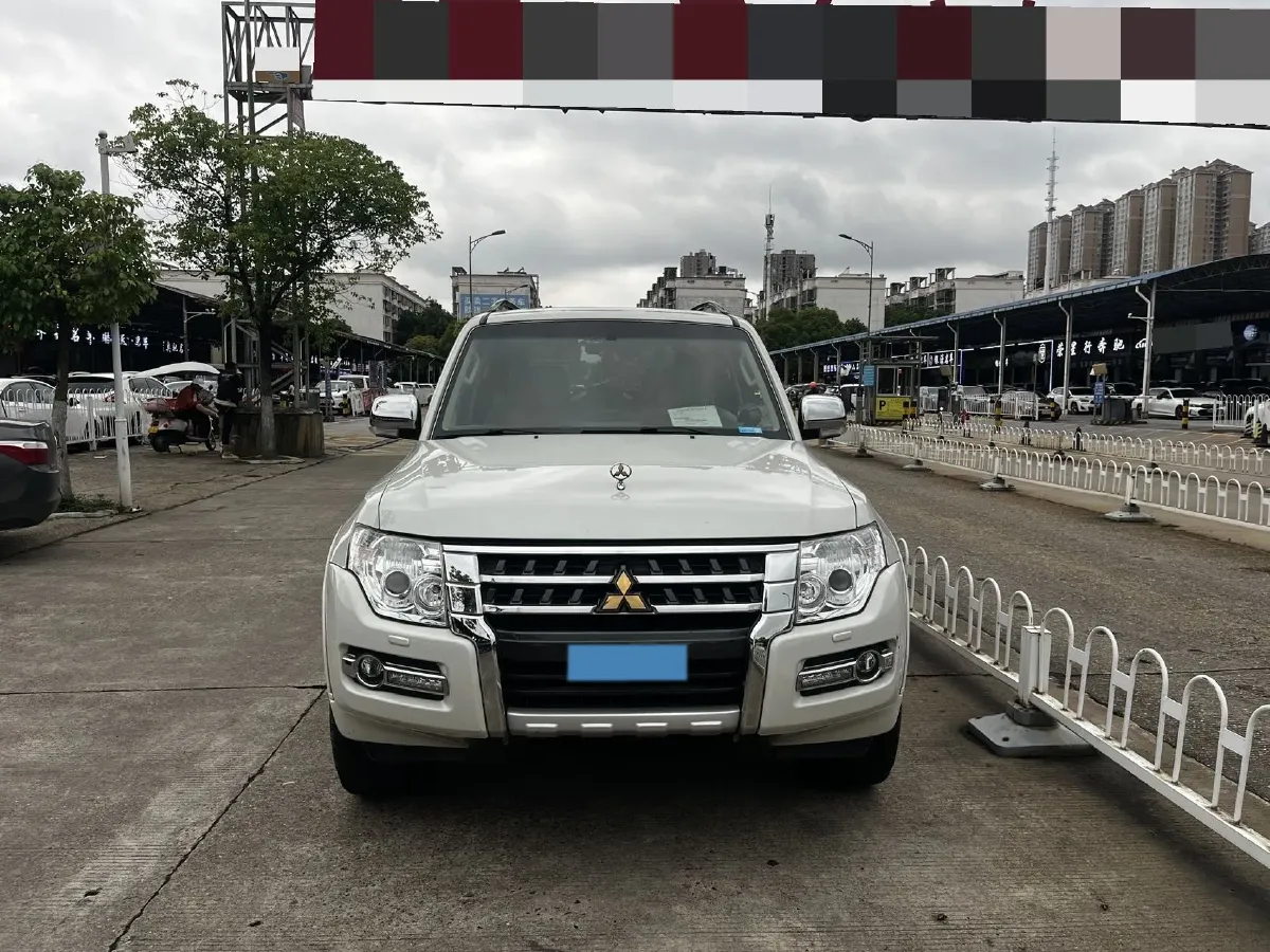 2018 Mitsubishi Pajero 3.0L 174HP V6 5AT,autocango,china used car exporter,china ev exporter,chinese used car exporter,chinese used ev exporter