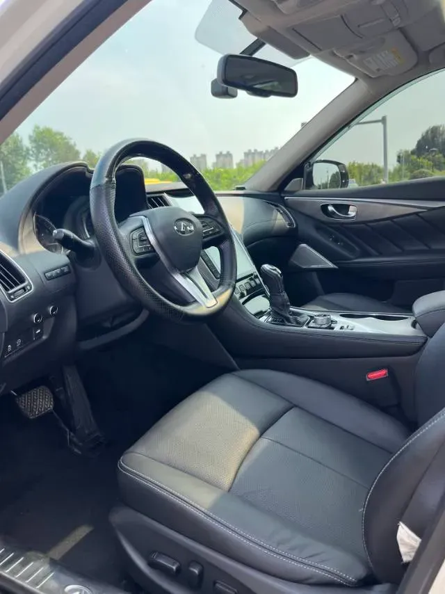 2018 Jeep Grand Commander 2.0T 265HP L4 9AT,autocango,china used car exporter,china ev exporter,chinese used car exporter,chinese used ev exporter