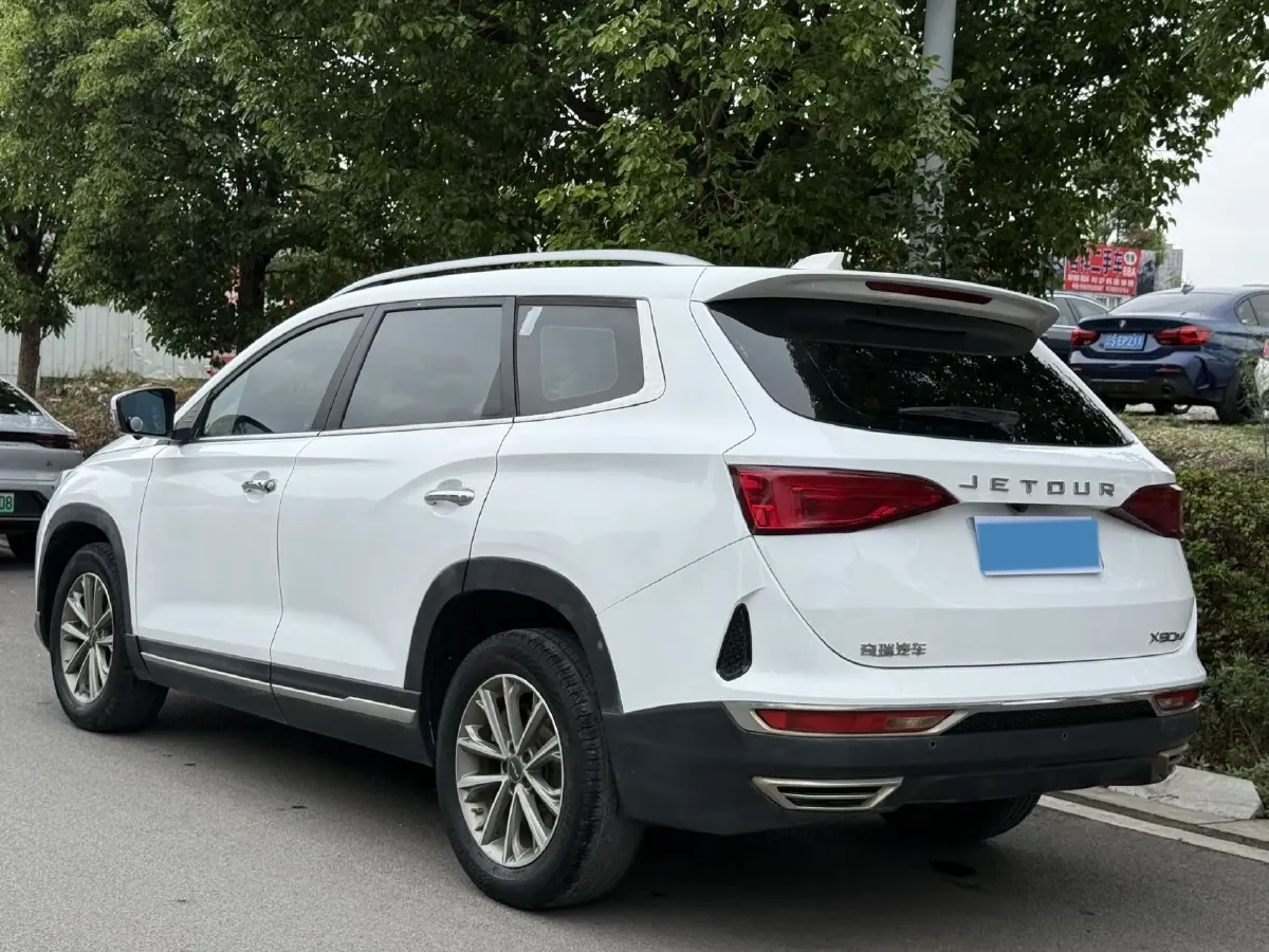 2021 DongFeng Forthing LingZhi Plus 2.0L 133HP L4 6MT,autocango,china used car exporter,china ev exporter,chinese used car exporter,chinese used ev exporter