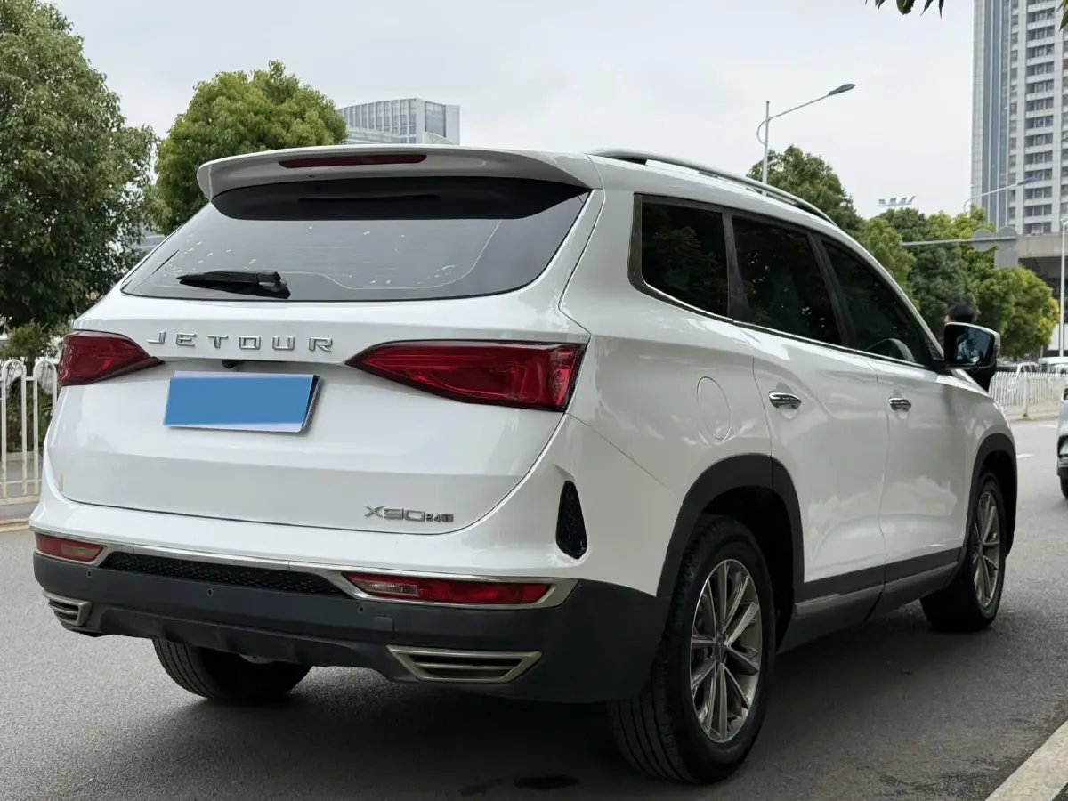 2021 DongFeng Forthing LingZhi Plus 2.0L 133HP L4 6MT,autocango,china used car exporter,china ev exporter,chinese used car exporter,chinese used ev exporter