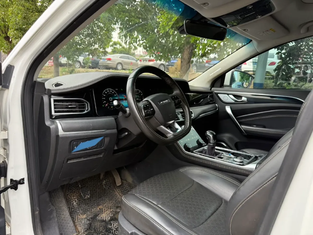 2021 DongFeng Forthing LingZhi Plus 2.0L 133HP L4 6MT,autocango,china used car exporter,china ev exporter,chinese used car exporter,chinese used ev exporter