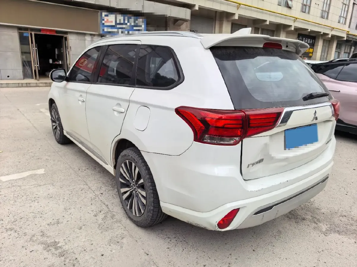 2020 Mitsubishi Outlander 2.0L 166HP L4 CVT,autocango,china used car exporter,china ev exporter,chinese used car exporter,chinese used ev exporter