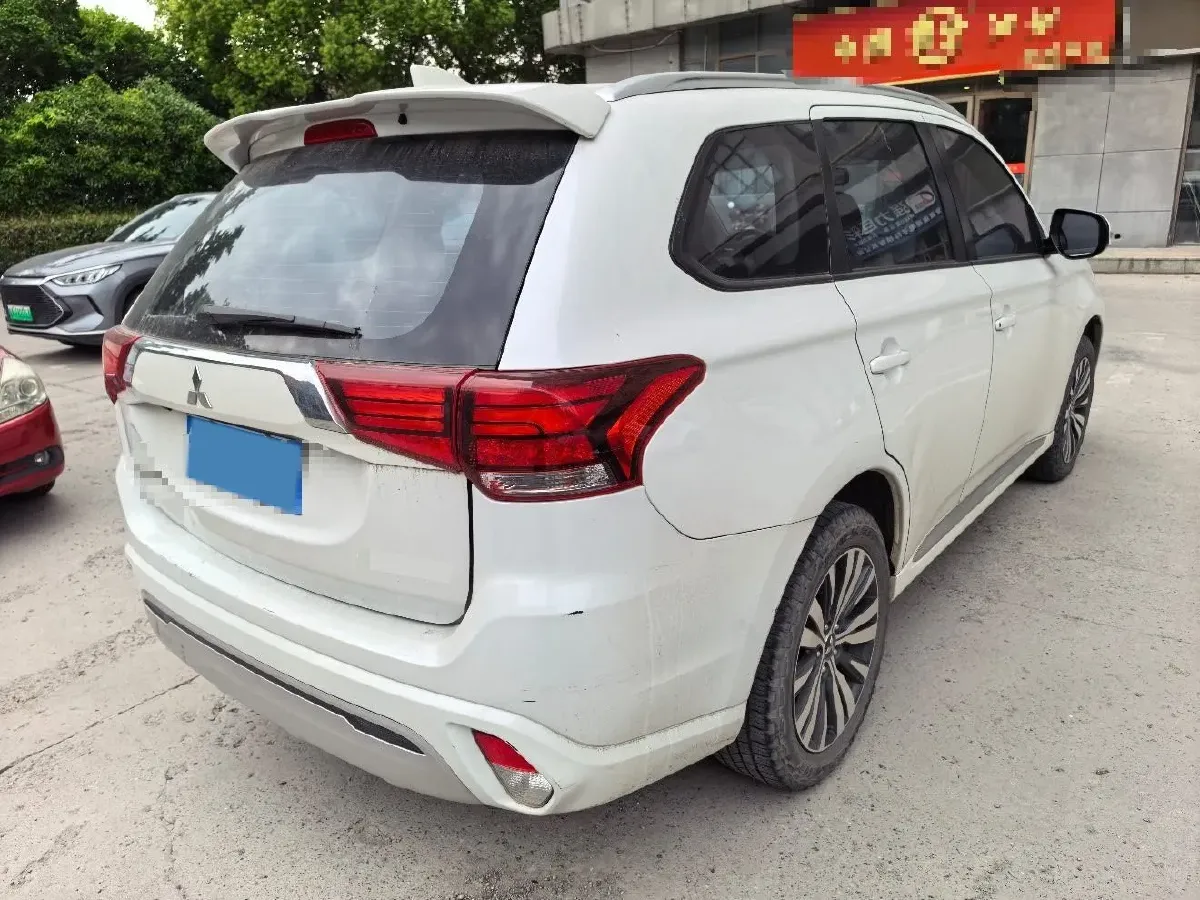 2020 Mitsubishi Outlander 2.0L 166HP L4 CVT,autocango,china used car exporter,china ev exporter,chinese used car exporter,chinese used ev exporter