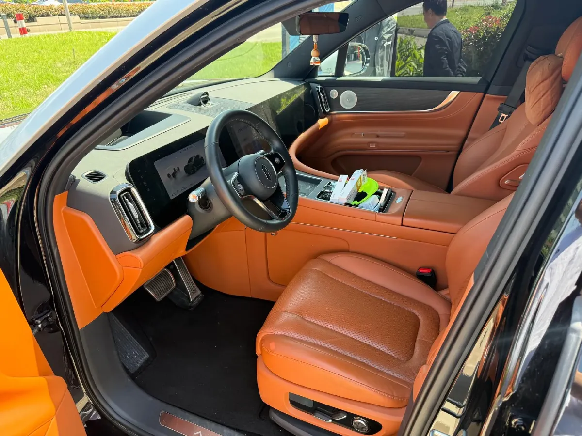 2024 AITO AITO M9 1.5T 152HP L4 REEV 42KWH,autocango,china used car exporter,china ev exporter,chinese used car exporter,chinese used ev exporter