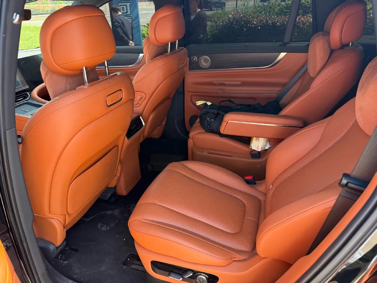 2024 AITO AITO M9 1.5T 152HP L4 REEV 42KWH,autocango,china used car exporter,china ev exporter,chinese used car exporter,chinese used ev exporter