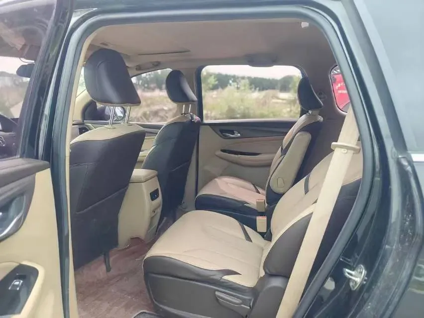 2017 BaoJun 730 1.5T 150HP L4 6MT,autocango,china used car exporter,china ev exporter,chinese used car exporter,chinese used ev exporter