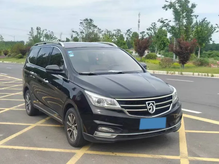 2017 BaoJun 730 1.5T 150HP L4 6MT,autocango,china used car exporter,china ev exporter,chinese used car exporter,chinese used ev exporter