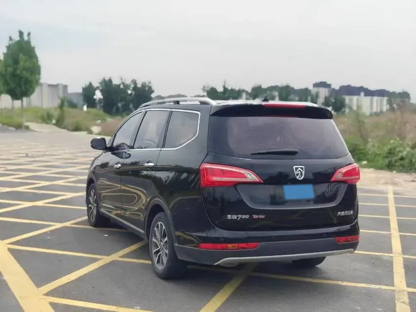 2017 BaoJun 730 1.5T 150HP L4 6MT,autocango,china used car exporter,china ev exporter,chinese used car exporter,chinese used ev exporter