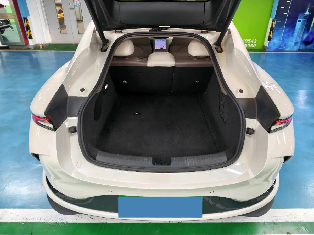 2025 IM L6 BEV,autocango,china used car exporter,china ev exporter,chinese used car exporter,chinese used ev exporter