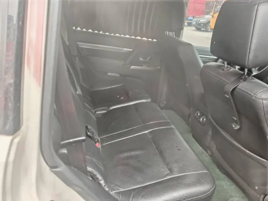 2019 Mitsubishi Pajero 3.0L 174HP V6 5AT,autocango,china used car exporter,china ev exporter,chinese used car exporter,chinese used ev exporter