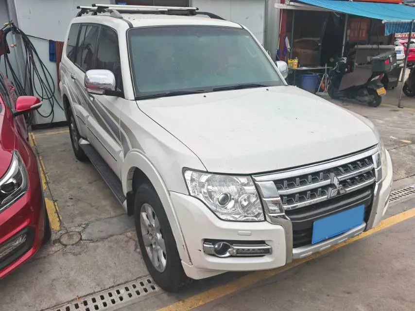 2019 Mitsubishi Pajero 3.0L 174HP V6 5AT,autocango,china used car exporter,china ev exporter,chinese used car exporter,chinese used ev exporter