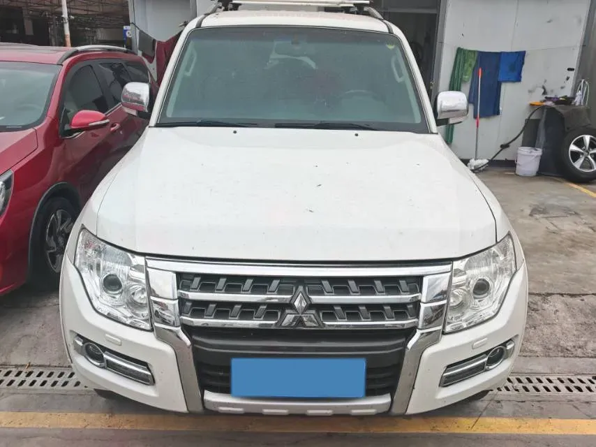 2019 Mitsubishi Pajero 3.0L 174HP V6 5AT,autocango,china used car exporter,china ev exporter,chinese used car exporter,chinese used ev exporter