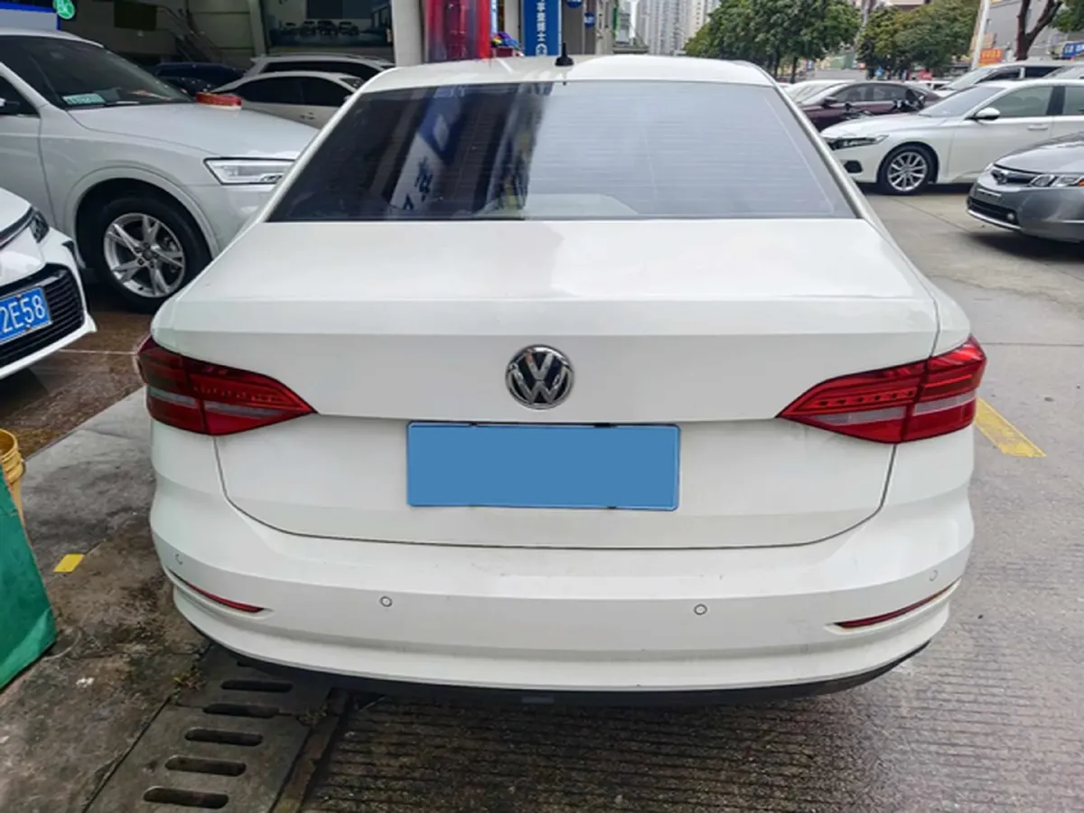 2018 Landwind XiaoYao 1.5T 163HP L4 CVT,autocango,china used car exporter,china ev exporter,chinese used car exporter,chinese used ev exporter